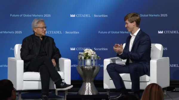 联富配资 黄仁勋称英伟达中国份额从95%降至0%